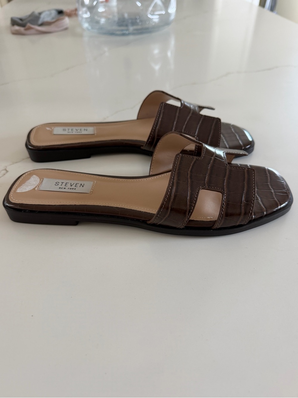 Steve Madden Steven New York "Hutchy" Croc Embossed Sandal - Picture 2 of 2